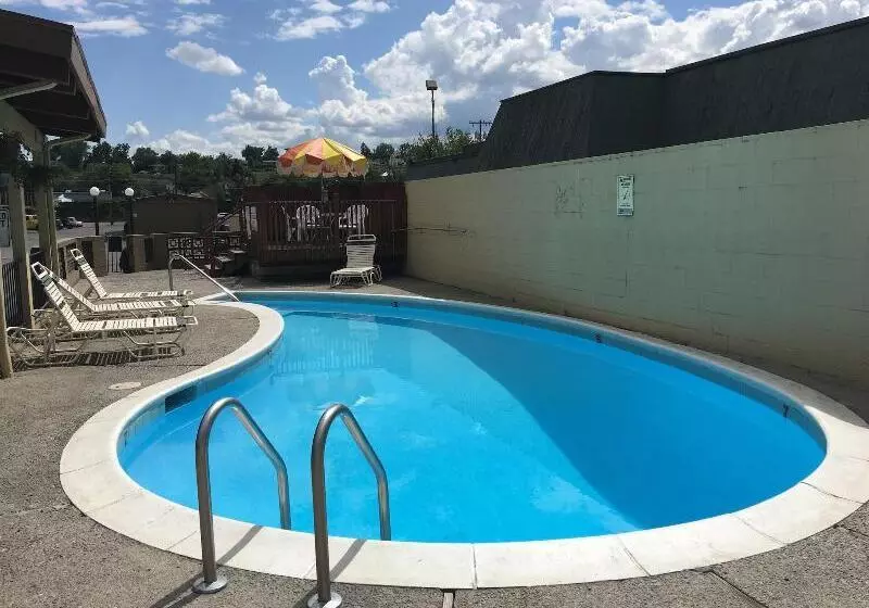 هتل Cedars Inn Lewiston