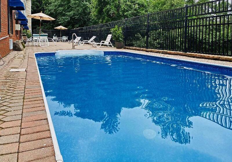 בית מלון כפרי Comfort Inn & Suites Sturbridgebrimfield