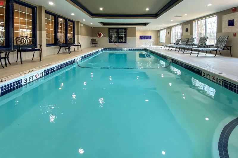 בית מלון כפרי Comfort Inn & Suites Sturbridgebrimfield