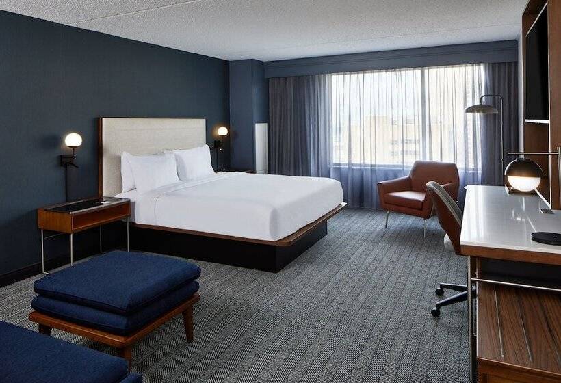 هتل Courtyard By Marriott Detroit Downtown