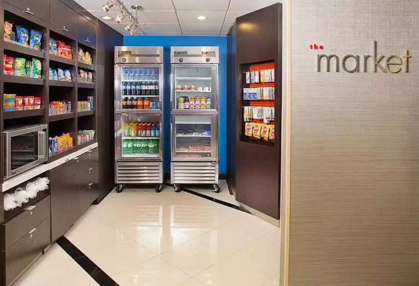 Отель Courtyard Montvale