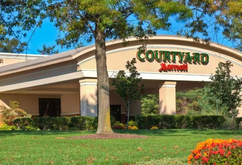Отель Courtyard Montvale