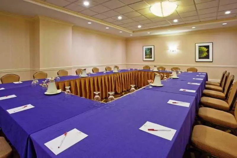 فندق Crowne Plaza Old Town Alexandria