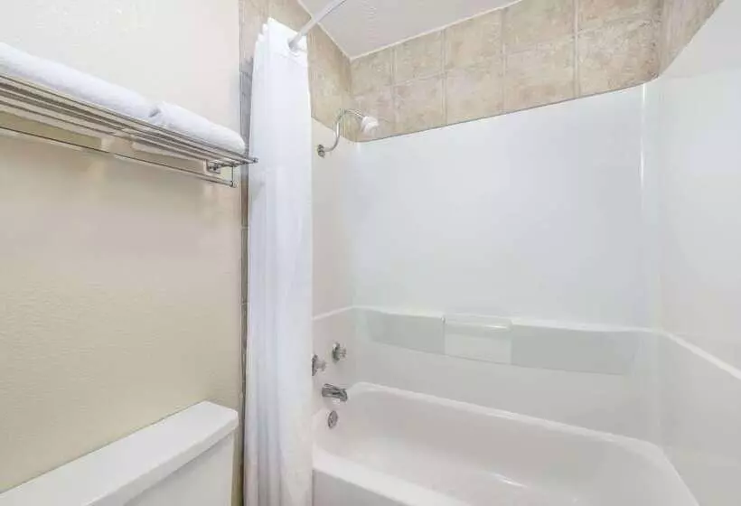 فندق Days Inn By Wyndham Bryan College Station