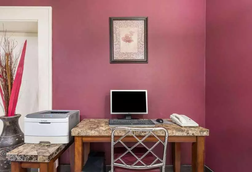 فندق Days Inn By Wyndham Bryan College Station