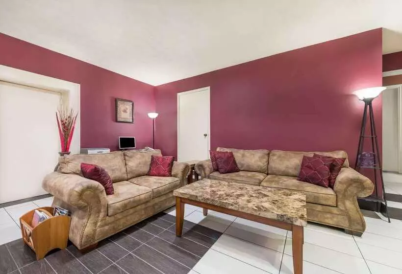 فندق Days Inn By Wyndham Bryan College Station