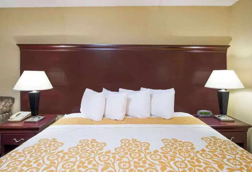 호텔 Days Inn By Wyndham Paducah