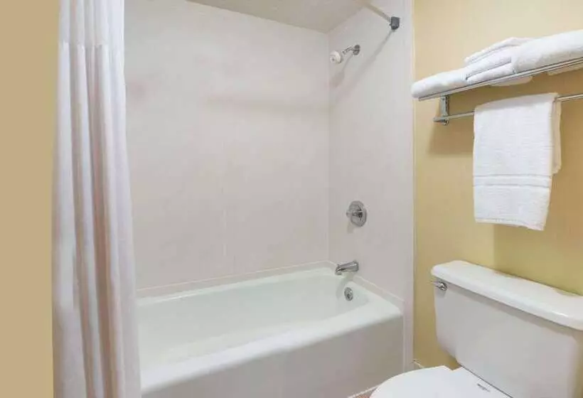 호텔 Days Inn By Wyndham Paducah