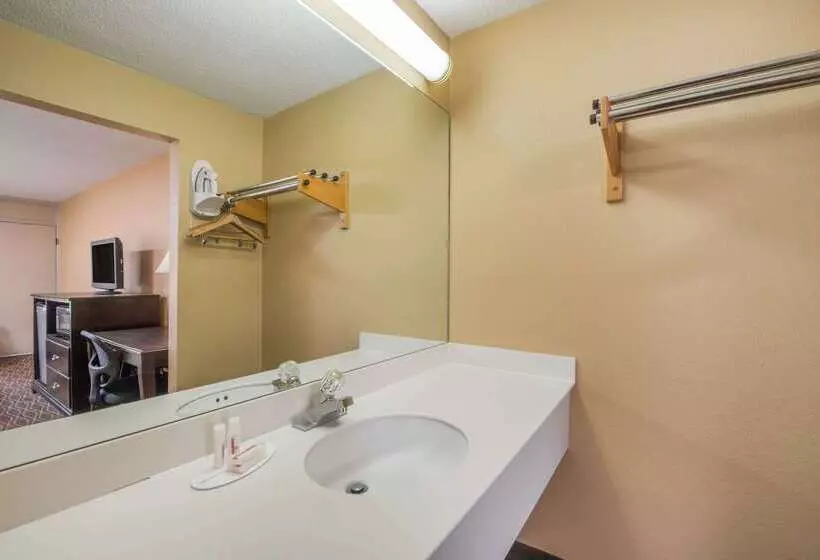 호텔 Days Inn By Wyndham Paducah