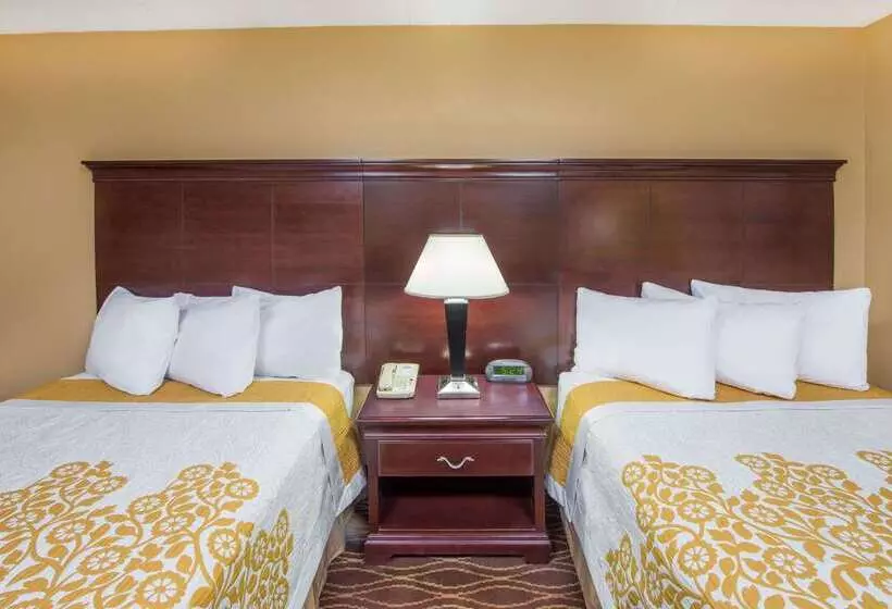 호텔 Days Inn By Wyndham Paducah