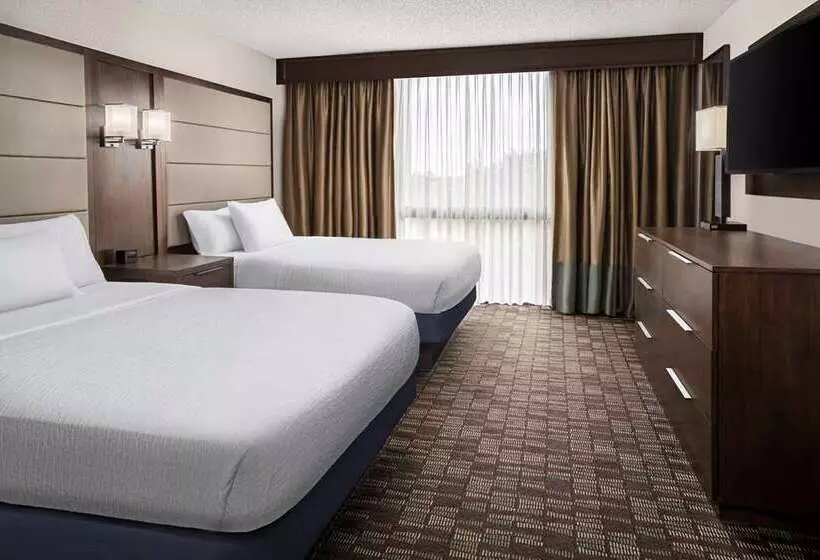 هتل Embassy Suites By Hilton Nashville Airport