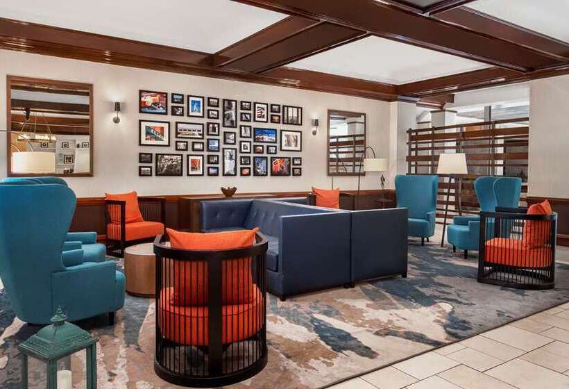 فندق Embassy Suites By Hilton Nashville Airport