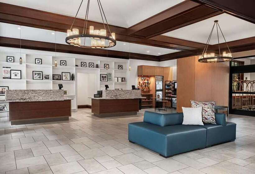 فندق Embassy Suites By Hilton Nashville Airport