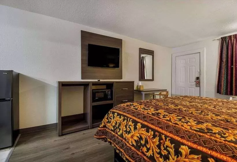 호텔 Rodeway Inn Conference Center