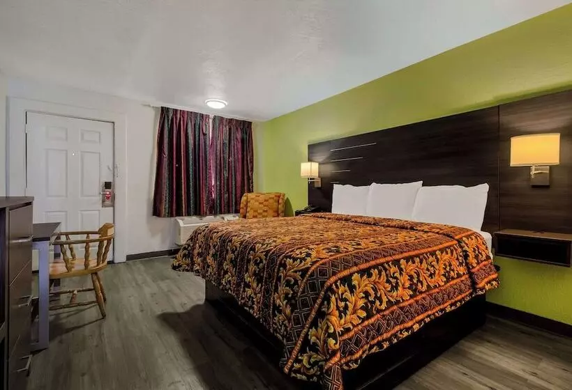 호텔 Rodeway Inn Conference Center