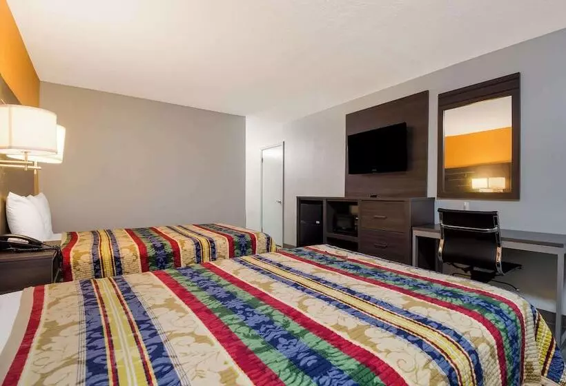 호텔 Rodeway Inn Conference Center