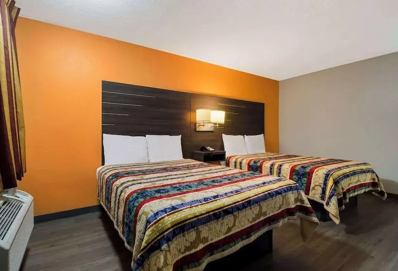 호텔 Rodeway Inn Conference Center