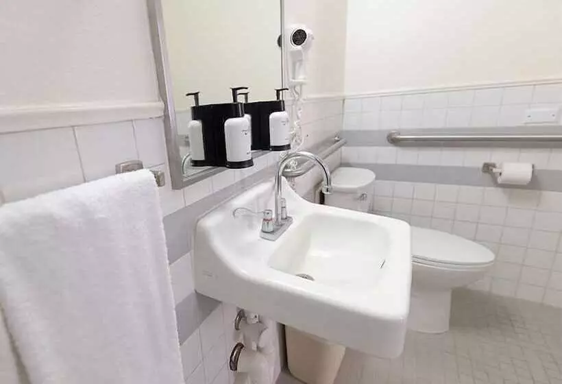 Отель Pacific Marina Inn