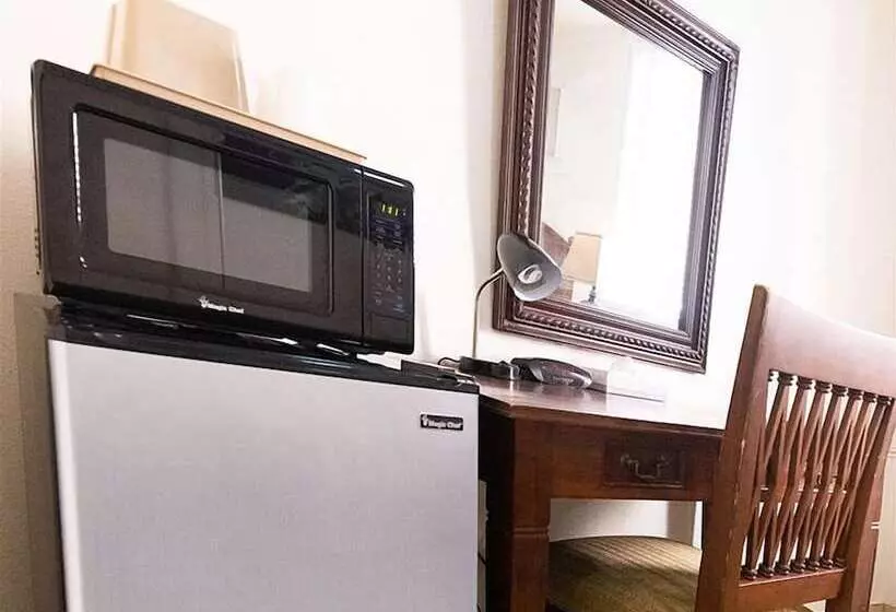 Отель Pacific Marina Inn