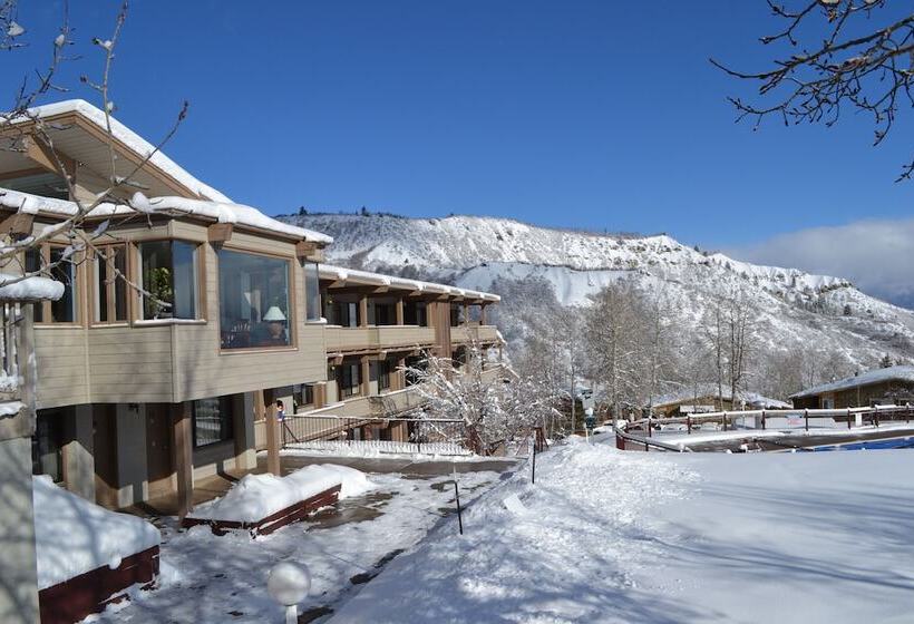 فندق Pokolodi Lodge