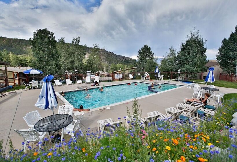 فندق Pokolodi Lodge