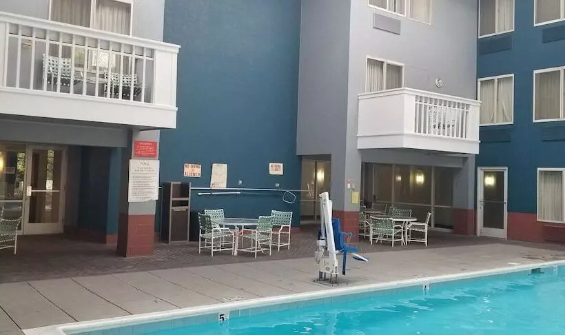 호텔 Quality Inn And Conference Center Greeley Downtown