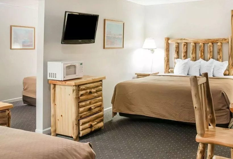 Otel Quality Inn & Suites Beachfront