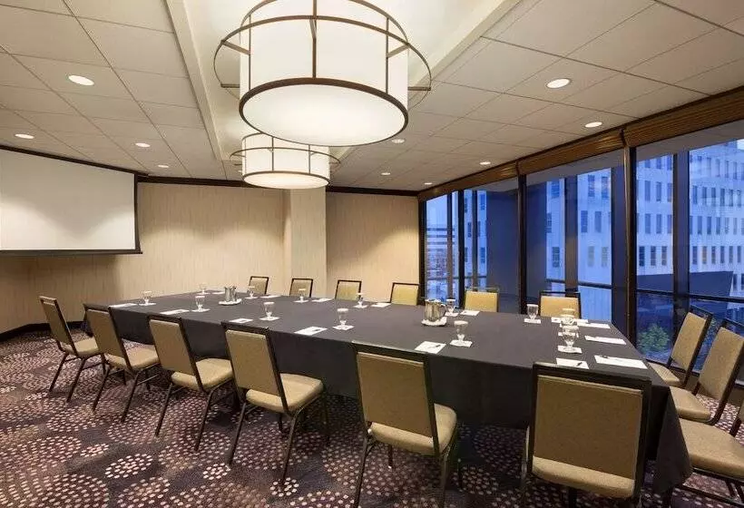 בית מלון כפרי Radisson Blu Fargo