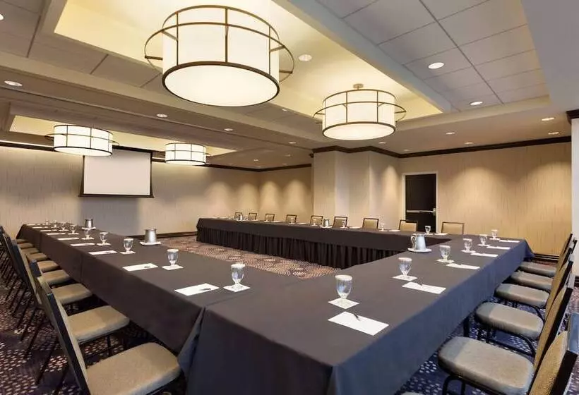 בית מלון כפרי Radisson Blu Fargo