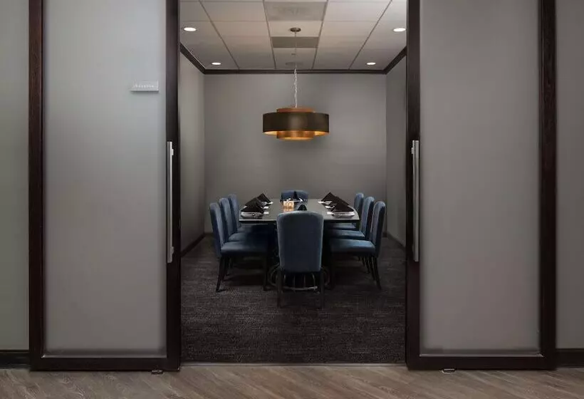 בית מלון כפרי Radisson Blu Fargo