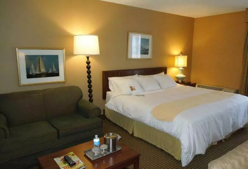 Отель Rl Cleveland Airport West