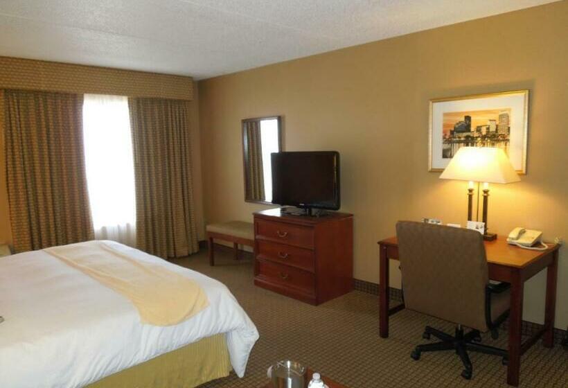 فندق Rl Cleveland Airport West