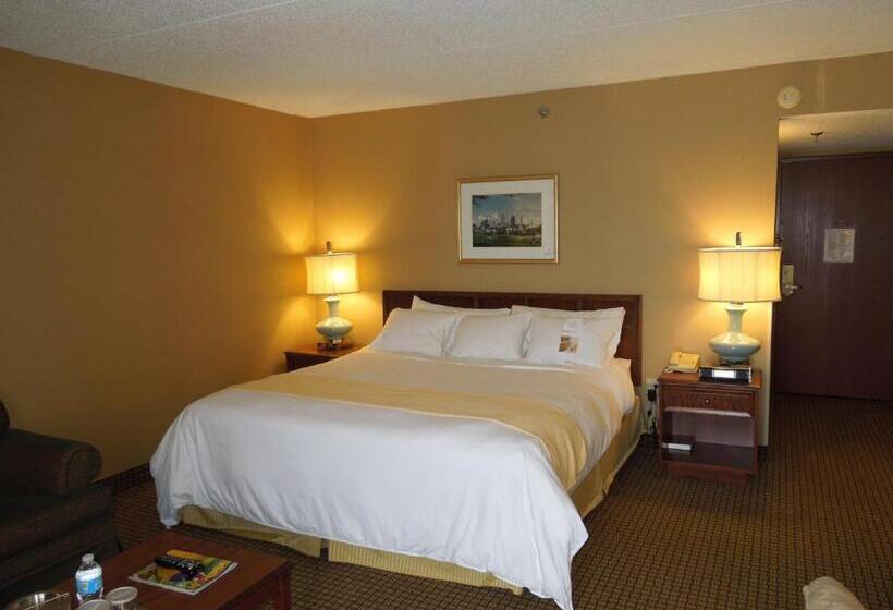 فندق Rl Cleveland Airport West
