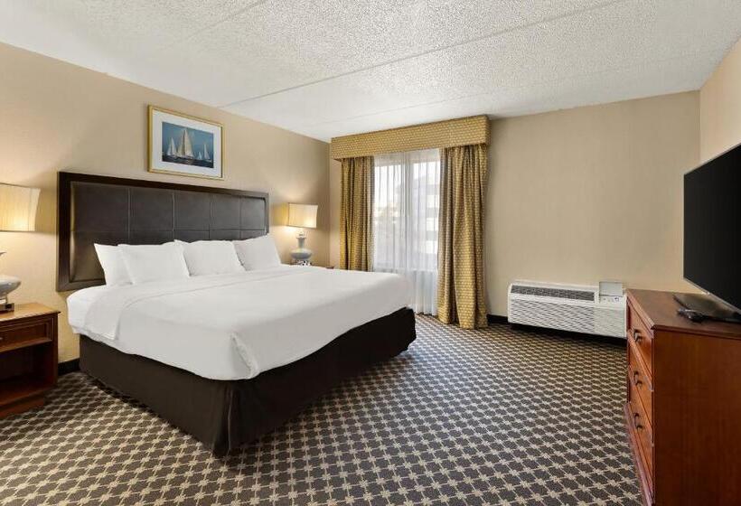 فندق Rl Cleveland Airport West