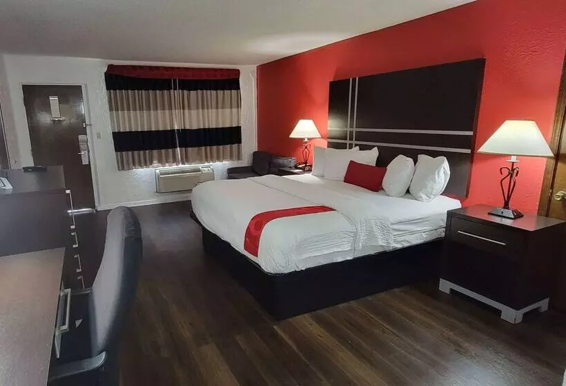 هتل Ramada By Wyndham Mountain Home