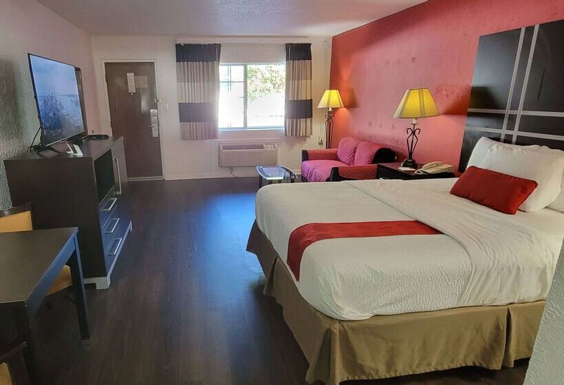 בית מלון כפרי Ramada By Wyndham Mountain Home