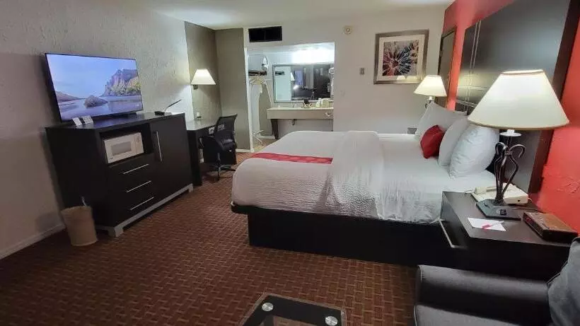 هتل Ramada By Wyndham Mountain Home