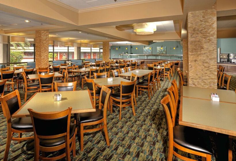 Отель Rosen Inn at Pointe Orlando