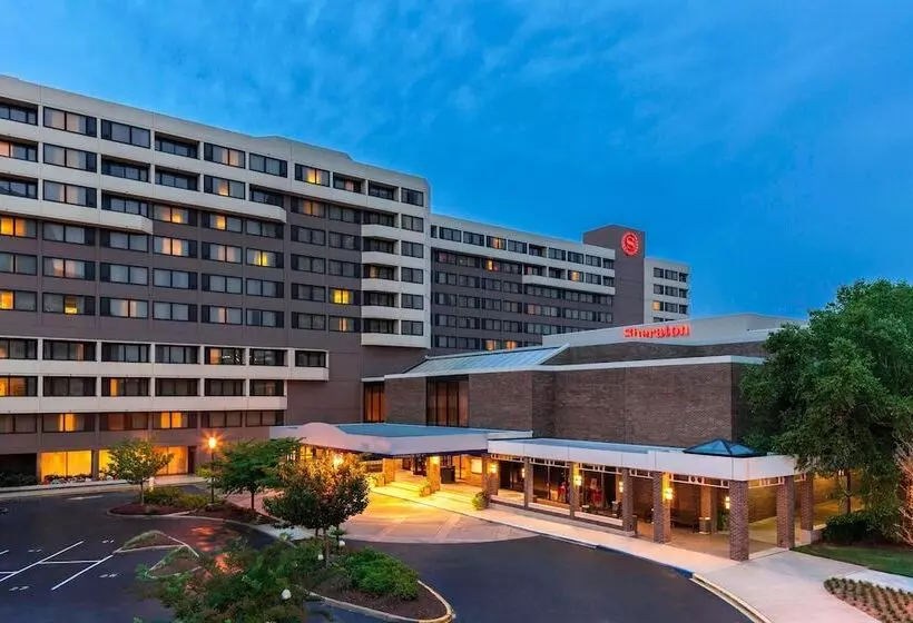 호텔 Sheraton Norfolk Waterside