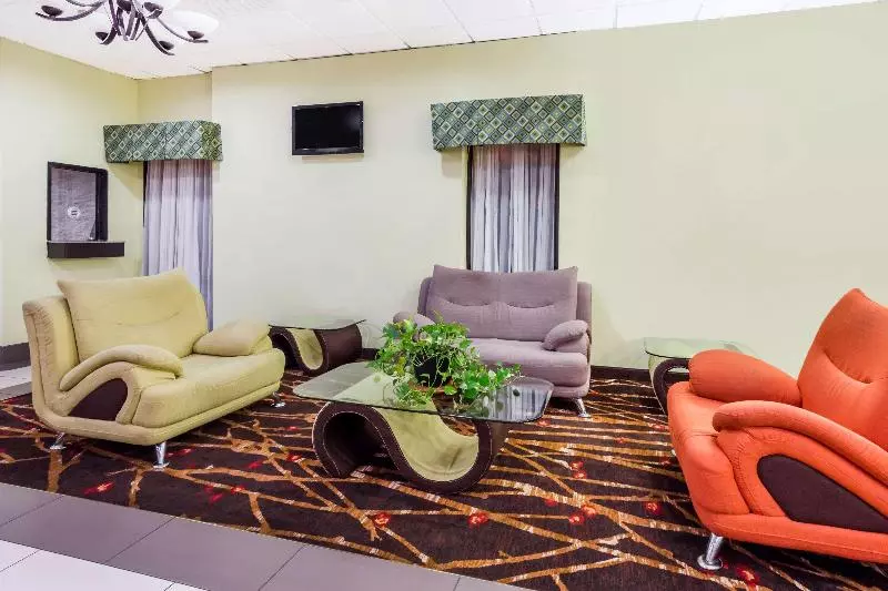 فندق Super 8 By Wyndham Garysburg/roanoke Rapids