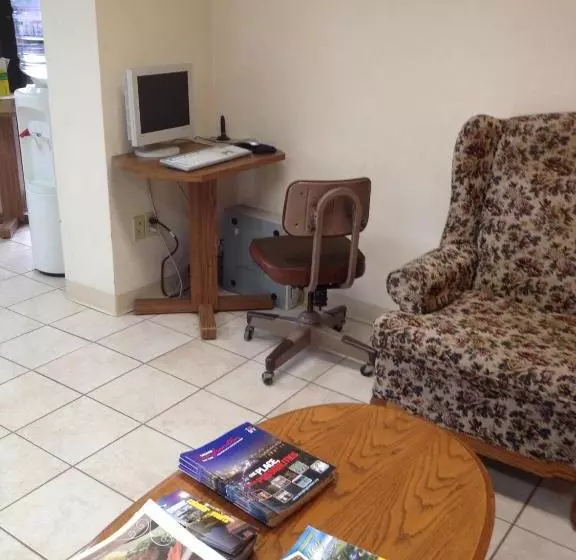 מוטל Parkway Inn