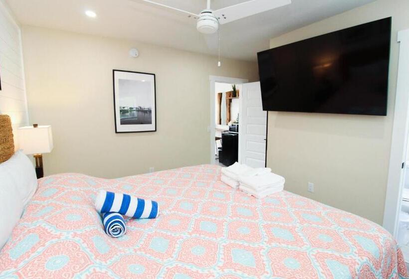 فندق على الطريق Pelican Post At Anna Maria Island Inn