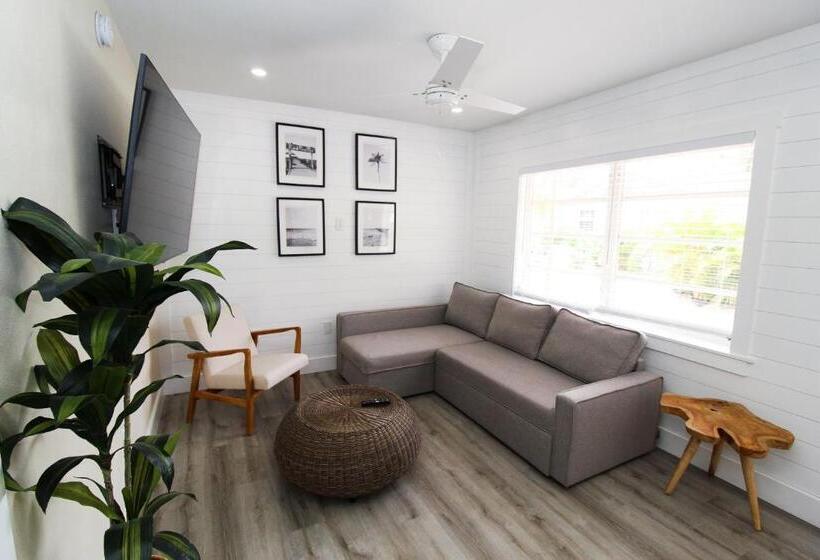 فندق على الطريق Pelican Post At Anna Maria Island Inn