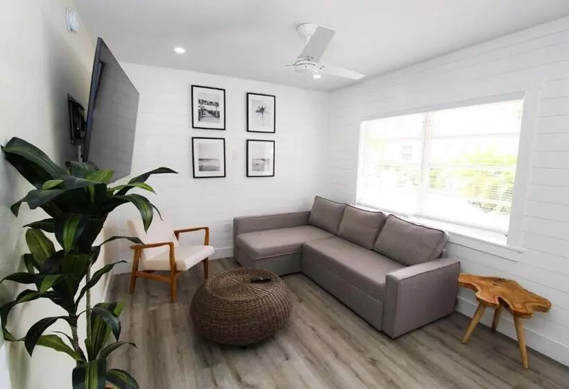 Motel Pelican Post At Anna Maria Island Inn