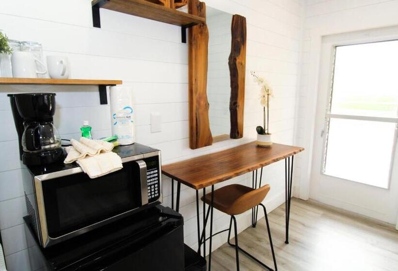 فندق على الطريق Pelican Post At Anna Maria Island Inn