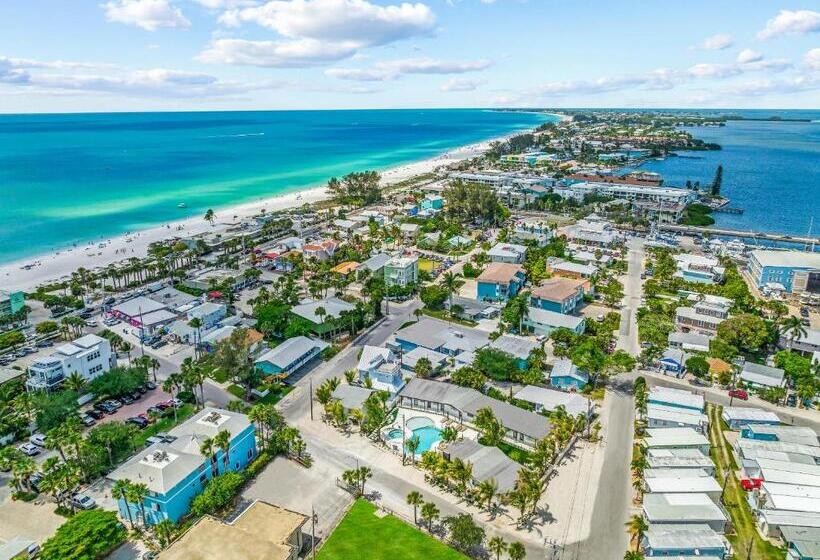 فندق على الطريق Pelican Post At Anna Maria Island Inn