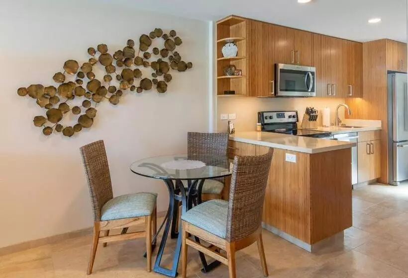 Nāpili Surf Beach Resort By Castle