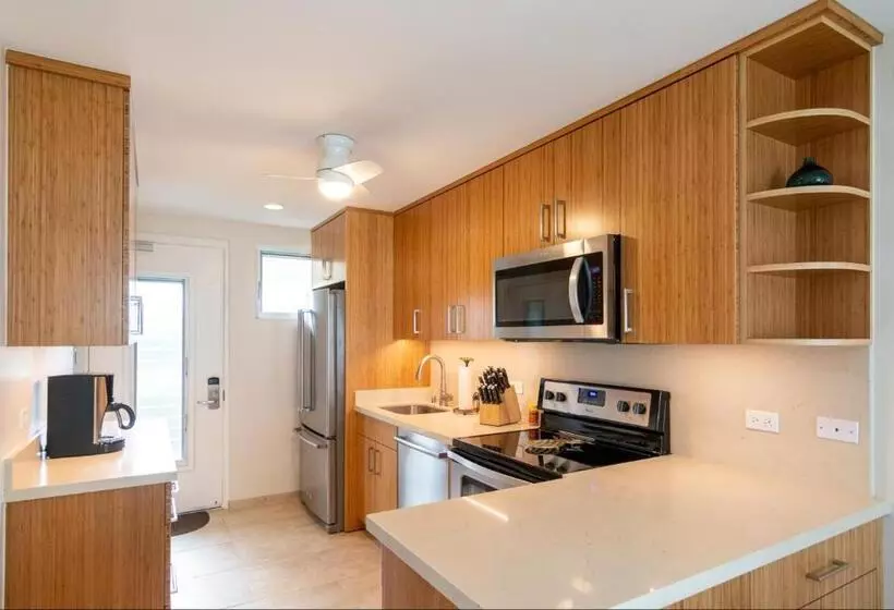 Nāpili Surf Beach Resort By Castle