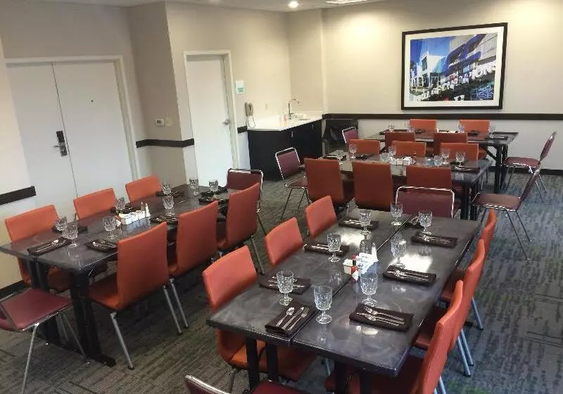 Szálloda Holiday Inn Greensboro Coliseum, An Ihg