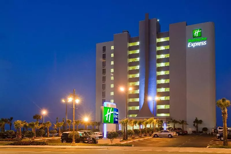 Kurort  Holiday Inn Express & Suites Oceanfront Daytona Beach Shores, An Ihg